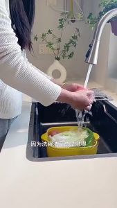 Silicone Sink Splash Guard Kitchen Faucet Water Splash Protector Countertop Drying Shield