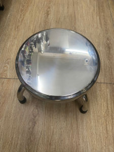 Ghế inox ngồi thấp rửa chén bát giặt đồ làm bánh người già ngồi tắm
