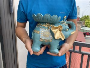Tượng Voi dâng quả voi trang trí ban thờ thần tài phòng khách phòng làm việc.....