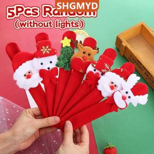 [COD] SHGMYD SPORTS 5ชิ้นสร้อยข้อมือคริสต์มาสซานตาคลอสตุ๊กตาหิมะเรนเดียร์พ่อวงกลมสายรัดข้อมือวันหยุดปาร์ตี้ของขวัญสำหรับเด็ก