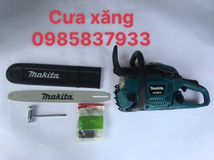 Máy cưa xích dùng xăng EA3601F40B chính hãng dùng để cưa gỗ một cách đơn giản thuận tiện