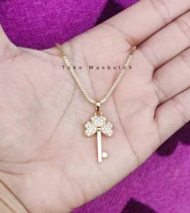 Kalung Milano Kaca Dan Liontin Motif Kunci Cantik Perhiasan Emas Kalung Wanita Dewasa Kalung Xuping