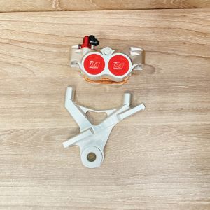 Heo Dầu 81 CNC 4 Piss Thailand kèm pát sau Ex 155/150/135 màu đỏ