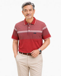 Áo polo nam màu xanh xám với sọc trắng và xanh dương cổ áo có cúc túi ngực nhỏ phù hợp cho trang phục thường ngày.