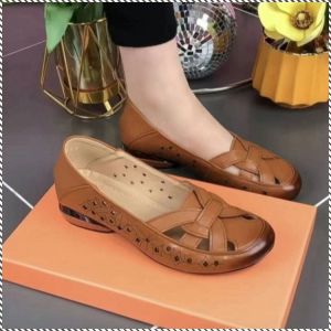Moms Single Shoes Soft and Comfortable Cavernous Shoes Wraparound Breathable Diversity Durability