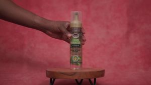 n Pride Black Castor Miracle Hair & Scalp Sealing Oil 6 Oz Black castor tea tree & soybean oil seals in moisture and soothes scalp ideal for locs and braids