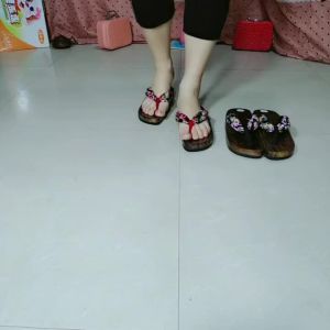 [Free Shipping] Premium WomenS Moon-Shaped Clogs WomenS Wooden Slippers With Medium Heel And Thickened Sole COS-Style Wooden Shoes