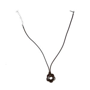 สร้อยคอห่วงโซ่เชือกขี้ผึ้งแบบใหม่ได้เข้ากับทุกชุดได้ทุกชุดจี้ดอกไม้สไตล์ยุโรปและอเมริกา