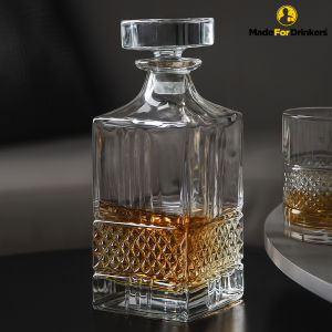 Whiskey Decanter - Lead-Free Crystal - 780ml Whisky Decantor Luxury Elegant Specialty Glassware [Made For Drinkers]