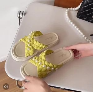 [Free Shipping] 2025 New Platform Thick-Soled Dissolvable Shoes Beach Sandals Ins Pearl Slippers For Women For Outdoor Wear