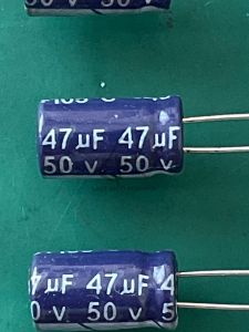10 BUAH ELCO 47UF 50V ROLL KAPASITOR CAPACITOR KAPASITOR ELKO 47 UF 50 V ROLL ups stabilizer
