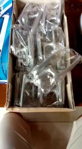 Rambumcis 1 kotak isi 1 lusin/ Kunci Jendela/ Cantolan Jendela