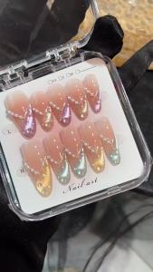 Nude Aurora Cat Eye Press On Nails Pearl Chain Glitter Rhinestone Handmade False Nails