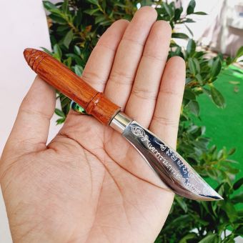 รูปจากผู้ขายบน Lazada: มีดหมอ รุ่นแจกกรรมการวัดสะแก จ.อยุธยา หลวงปู่ดู่ เมตตาพุทธาภิเสก ตั้งราคา ฿299 ขายแล้ว 17 ชิ้น