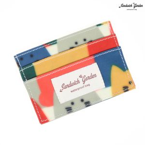 กระเป๋าใส่บัตร Card Holder (มีหลายลายให้เลือก) วัสดุผ้าเคลือบกันน้ำแบบเนื้อด้าน แบรนด์ Sandwich Garden (กว้าง 10.3 เซนติเมตร * สูง 7.1 เซนติเมตร)