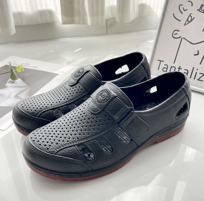 GS Fashion Black Leather Rubber Casual Slip On Waterproof  Non-slipwear-resistant Kitchen Work Student Fishing Safety Shoes For Men