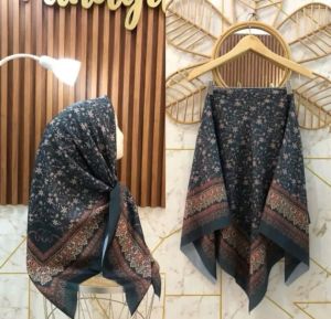 TERLARIS HIJAB SEGIEMPAT VOAL MOTIF BUNGA Voal Motif Sublime Premium
