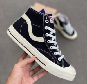 sepatu pria // sepatu sekolah // sepatu sekolah hitam // sepatu sneakers // sepatu sekola // sepatu cewek cowok