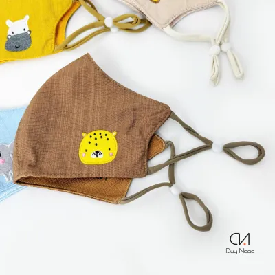 (Mẫu Mới) Khẩu trang vải linen họa tiết thêu cao cấp Duy Ngọc dành cho bé 4 đến 10 tuổi an toàn cho da mềm mịn(3704)