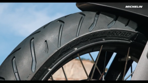 TAYAR MICHELIN ANAKEE ROAD TUBELESS TYRES