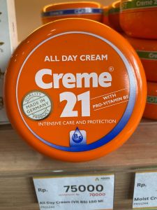Creme 21Creme 21 Moisturizing Cream with Vitamin E Moisturizing Cream Soft Creme 21 Creme 21 Moisturizing Cream Soft Krim Perawatan Kulit