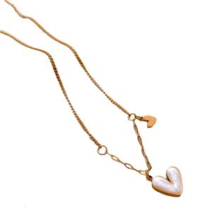 Heart Pendant Necklace Small Heart Necklace Stainless Steel Texture Suitable for Women Fashionable and Trendy