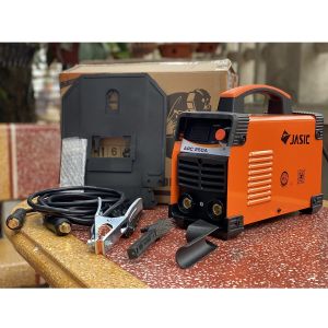 Máy hàn que điện tử JASIC 250A công nghệ hàn IGBT tiết kiệm điện dòng hàn ổn định mối hàn đẹp và sáng bóng rất ít xỉ.
