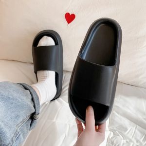 Lishops รองเท้าตัวดังในตอนนี้ รองเท้าแตะลำลองรองเท้าแตะแฟชั่นเกาหลี รองเท้าแตะพื้นนุ่ม🍊สไตล์เกาหลี ห้ามพลาด🔥