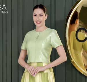 เสื้อผ้าไหมทอพิเศษของร้าน Carisa แขนสั้น เน้นเรียบหรู ดูดีแบบมีระดับ ตัดเย็บอย่างดี เน้นทรงสวย งานเรียบร้อย รับรองคุณภาพ [ 5761]