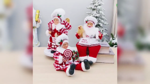 Distinctive Christmas Cook Santa Statue Santa Cook Kitchen Attire Christmas Festival Ornament for Family Gathering