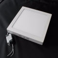 Đèn led nổi ốp trần 18w vuông ánh sáng trắng.