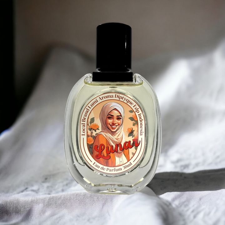 LumiAroma%20%E2%97%89%20Lunar%20%7C%20Women's%20Eau%20de%20Parfum%20%7C%2030ml%20-%20Image%204