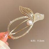 Metal Twisting Hairpin Women Elegant 2025 New Hair Clip Rhinestone Pearl Women Twist Clip