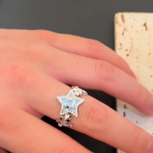 แหวนปรับระดับได้แหวนเพทายรูปดาวหมุนได้สำหรับผู้หญิงแหวนแต่งงานของขวัญคริสต์มาสที่สวยงามแฟชั่นสำหรับผู้หญิง