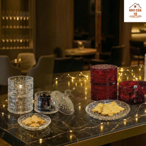 Hũ đựng mứt 3 tầng Crista Home vân caro sang trọng thuỷ tinh cao cấp đựng kẹo bánh đồ khô Tết 2025 – đẹp an toàn tiện gọn.