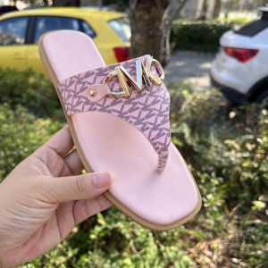 [Free Shipping] Fashionable Sandals 2025 New Model Soft Leather Versatile Letter Metal Flat Slippers Trendy Flip-Flops