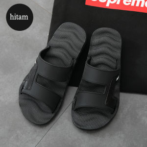 【Miraitowa】Sendal Pria Paling Lembut Sandal Kasual Pria Sandal Gunung Cowok Trendi Fashion Jepang Tidak Licin Ringan Dipakai Bahan Aman Terpaku Tahan Aus Warna Kontras Sehari-Hari Kenikmatan Yang Nyaman Sol Karet Anti Selip Penyerapan Kejuta