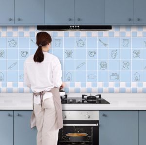 Self-adhesive PVC 5MX45cm Kitchen Oil Proof Sticker Fire-resistant High-temperature Wall Sticker Waterproof Moisture-proof and Mildew-proof Stove Wallpaper Self-adhesive Aluminum Foil Paper
