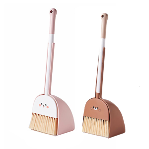 Portable Pretend Play Cleaning Set Home Accessory for Children Ages 3 to 6 Includes Small Brooms and Dustpan Use
