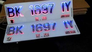 PLAT AKRILIK LED TIMBUL CHROM MOBIL VARIASI