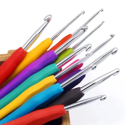 New Crochet Hook 2.5-6.0mm Aluminum Crochet Needles With Colorful Soft Rubber Grip Cushioned Handles Knitting Needles