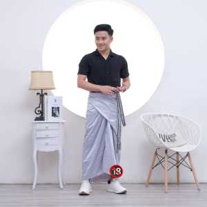 Sarung Lilit Srikandi Polos Abu Gelap untuk Dewasa