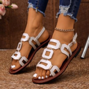 [Free Shipping] Plus-Size WomenS Flat Sandals With Buckle And Hollow Design Fashionable And Versatile For Outdoor Wear Solid Color Beach Flip-Flops