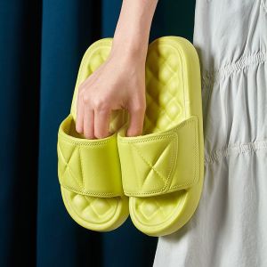 VIVOLILV ⚡️จัดส่งภายใน 2-3 วัน⚡️รองเท้าแตะ EVA สำหรับผู้ชายและผู้หญิงในฤดูร้อนรองเท้าแตะใส่ในบ้านรองเท้าแตะกันลื่นในห้องน้ำรองเท้าแตะคู่พื้นนิ่ม