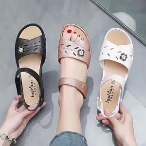 [Free Shipping] Summer sandals for women with wedge heels thick soles non-slip waterproof plastic shoes comfortable soft soles for middle-aged and elderly mothers breathable and cool for outdoor use