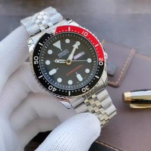 Seiko SKX007 skx009 Men Watch Double Calendar Waterproof Watch Second Running quartz㏇X0421