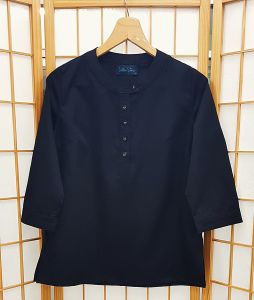 เสื้อดำ HARA BLACK Cottostore เสื้อเชิ้ต ผู้หญิง ผ้าคอตตอนทวิว สีดำ แต่งกระดุม eyelet ที่สาบและปลายแขน ผ้าใส่สบาย สาวอวบ ออฟฟิส คอจีนเฉียง