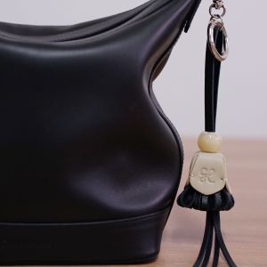 CHNiiNiN - flower jellyfish handcrafted leather charm พวงกุญแจแมงกระพรุนดอกไม้ ผลิตจากหนังวัวแท้