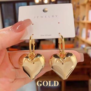 Chic Heart Huggie Hoop Earrings Asymmetric Big Earrings For Women New Gold Color Fashion Jewelry Girl Gift Retro Gold Color Heart Shape Stud Elegant Embossed Heart Shape Alloy Stud Earrings