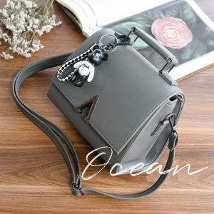 Tas Sling Bag Wanita MX 3502/ Tas Selempang Wanita Terbaru/ Tas Kecil Wanita/ Tas Selempang Wanita Kekinian/ Tas HP Selempang/ Tas Murah Wanita/ Tas Miniso